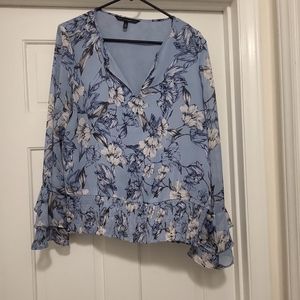 White House Black Market Light blue floral blouse, flared sleeve, size L